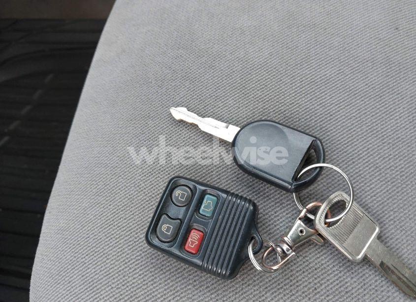 Photo 11 of 2006 Ford Taurus SE (VIN 1FAFP53UX6A260075)