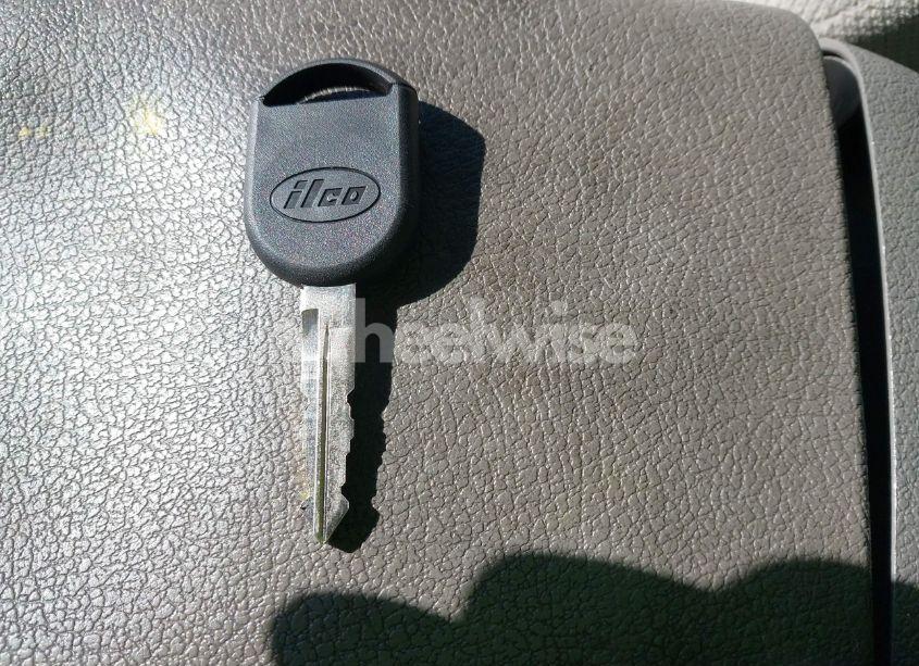 Photo 11 of 2003 Ford Taurus SES (VIN 1FAFP55253A220302)