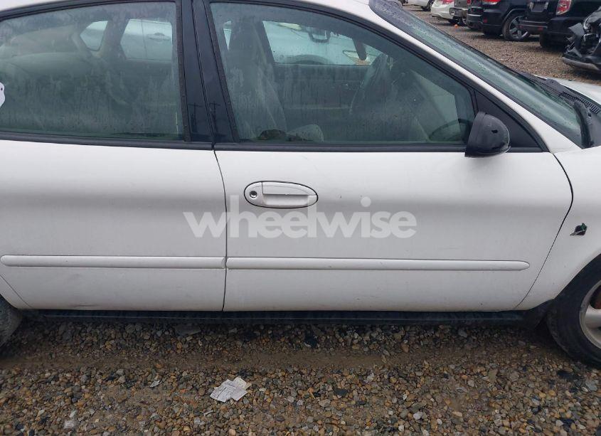 Photo 13 of 2001 Ford Taurus SES (VIN 1FAFP552X1A265653)