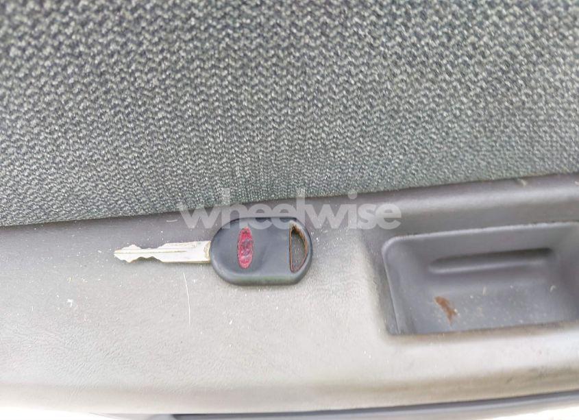 Photo 11 of 2001 Ford Taurus SES (VIN 1FAFP55S21A124902)