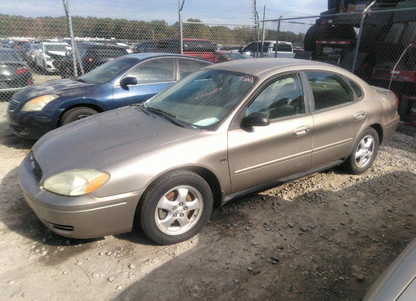 Photo 2 of 2004 Ford Taurus SES (VIN 1FAFP55S34A199984)