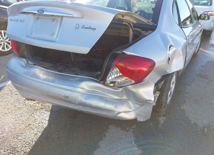 Photo 17 of 2003 Ford Taurus SES (VIN 1FAFP55U33G267763)