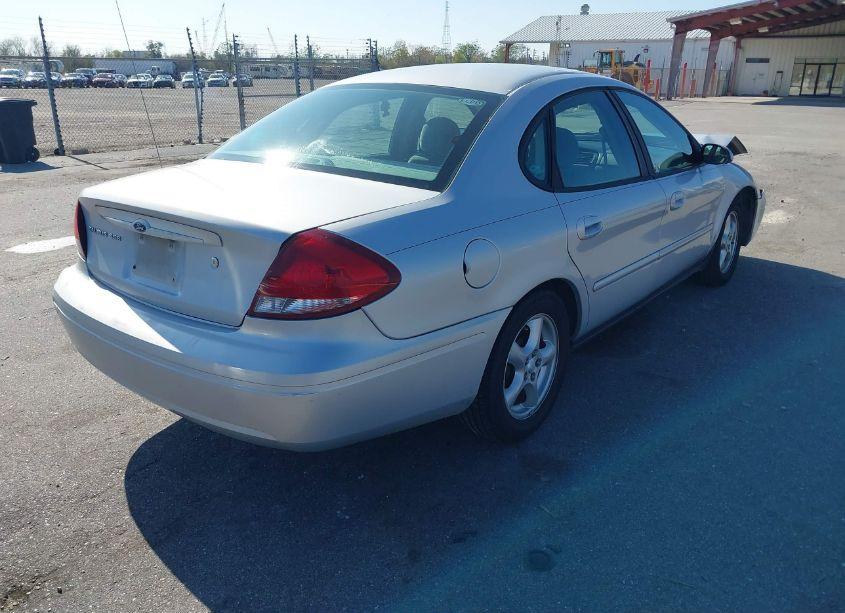 Photo 4 of 2004 Ford Taurus SES (VIN 1FAFP55U44G111717)