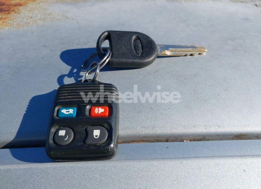 Photo 11 of 2004 Ford Taurus SES (VIN 1FAFP55U74A157139)