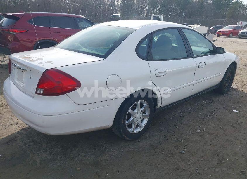 Photo 4 of 2001 Ford Taurus SES (VIN 1FAFP55U81A280556)