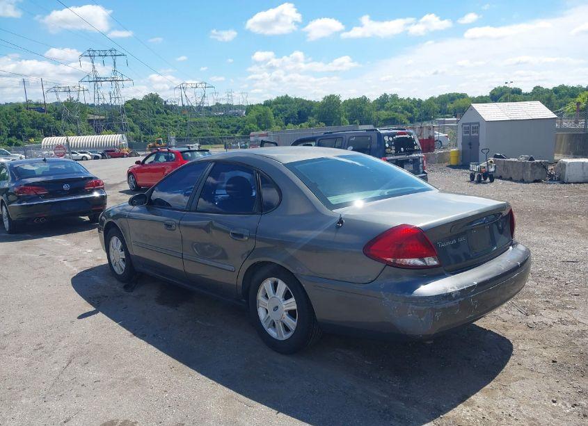Photo 3 of 2005 Ford Taurus SEL (VIN 1FAFP56U15A152972)