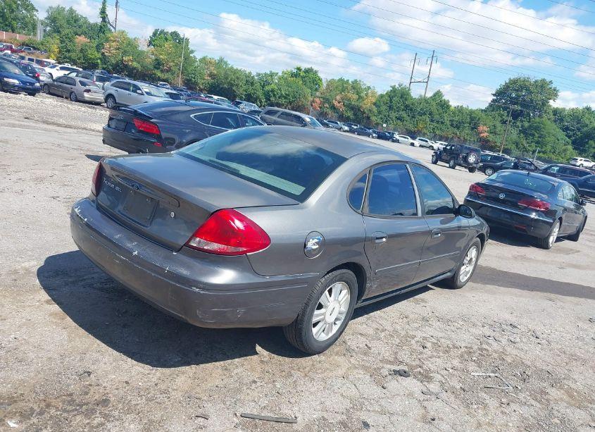 Photo 4 of 2005 Ford Taurus SEL (VIN 1FAFP56U15A152972)