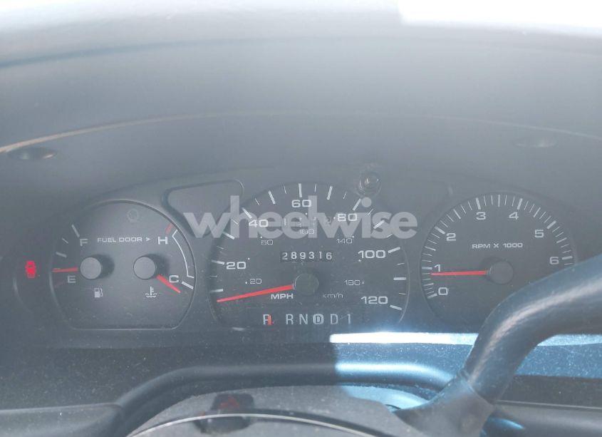 Photo 7 of 2001 Ford Taurus SE (VIN 1FAFP58S01A277838)