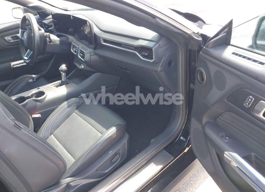 Photo 5 of 2025 Ford Mustang ECOBOOST PREMIUM (VIN 1FAGP8UH2S5105661)