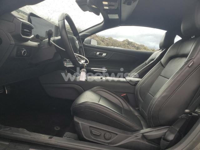 2025 FORD MUSTANG (VIN 1FAGP8UH3S5105684) main photo