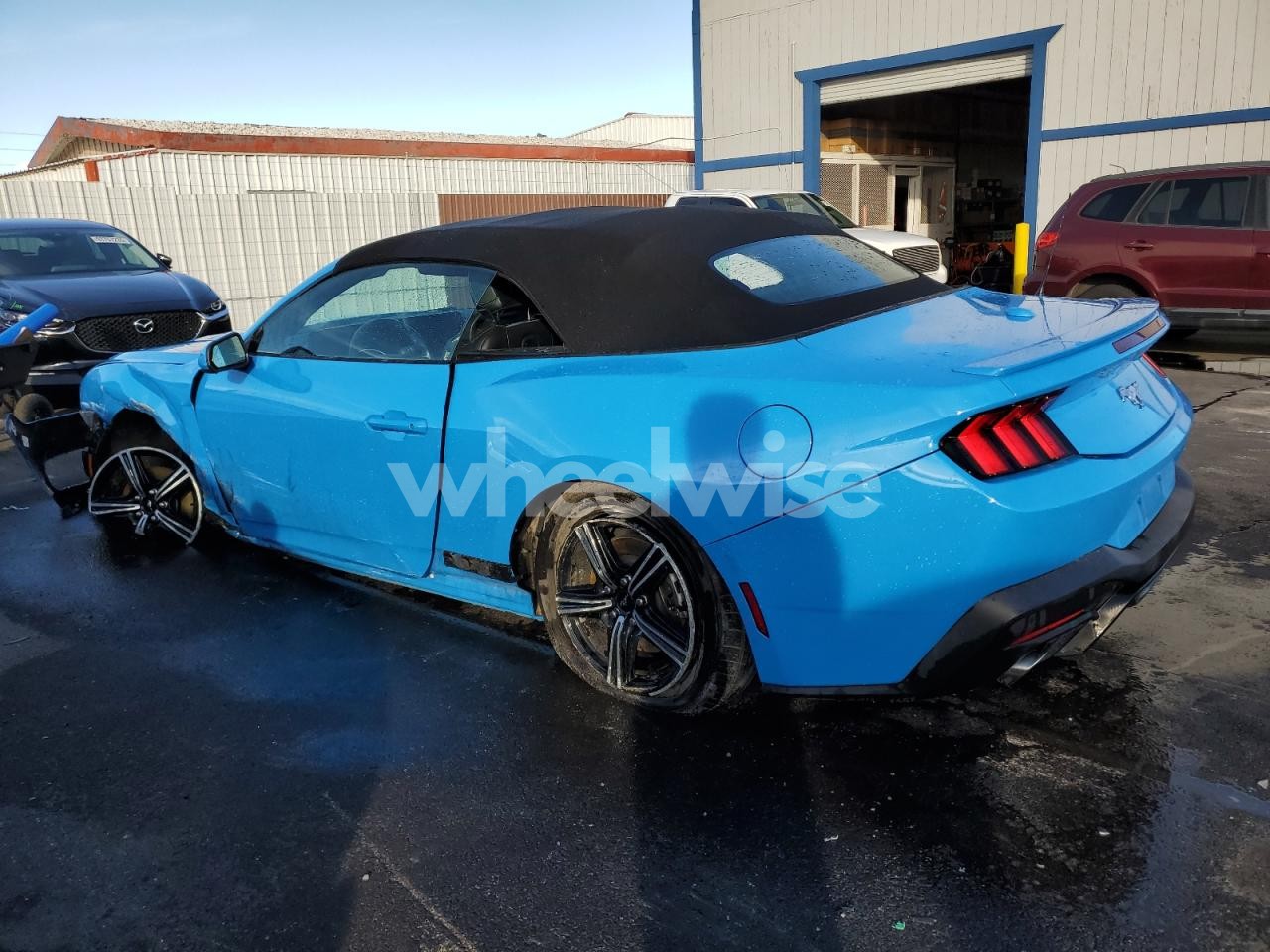 Photo 2 of 2024 FORD MUSTANG (VIN 1FAGP8UH6R5137569)