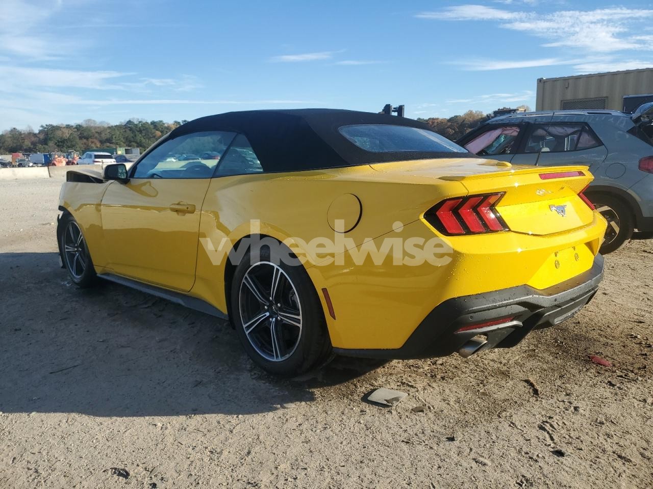 Photo 2 of 2024 FORD MUSTANG (VIN 1FAGP8UH8R5126802)