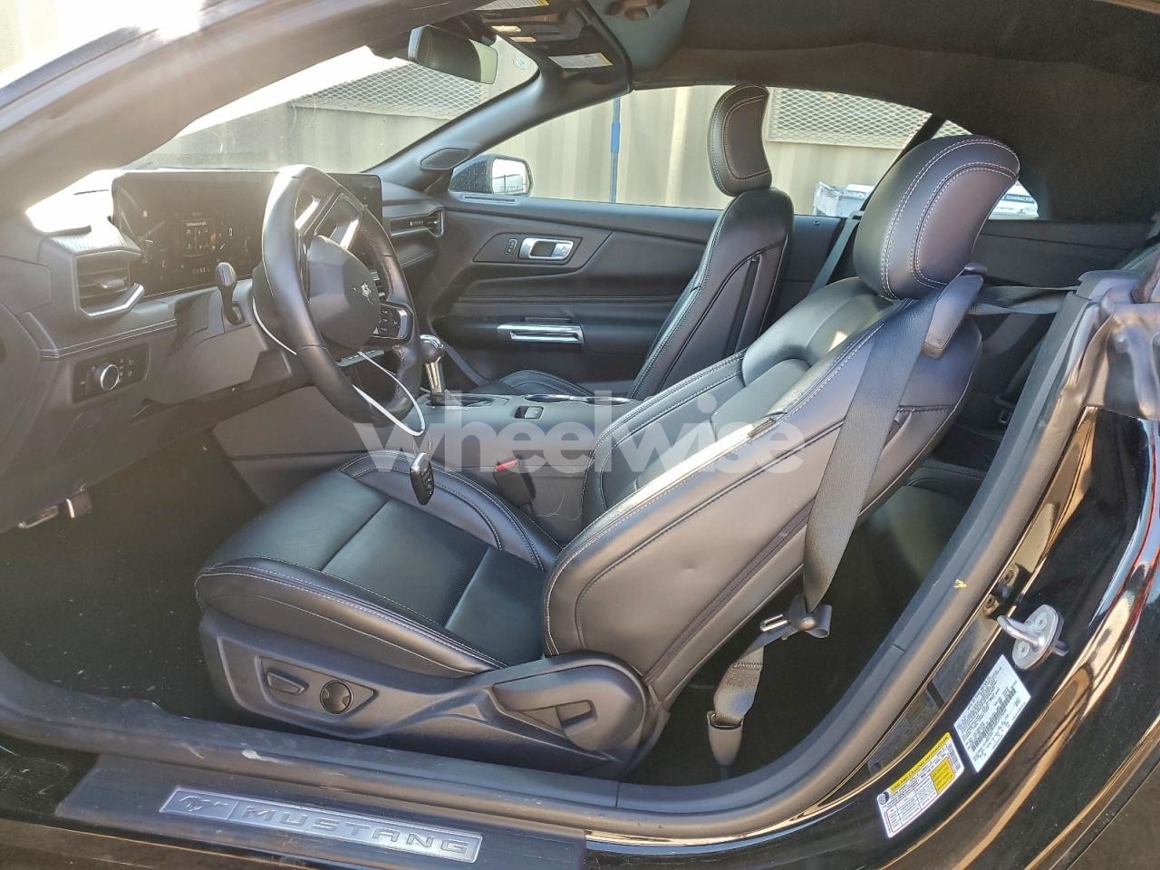 Photo 7 of 2025 FORD MUSTANG (VIN 1FAGP8UH8S5111044)