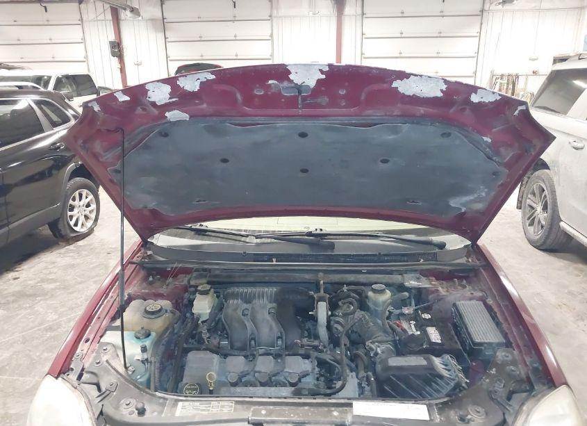 Photo 10 of 2005 Ford Five HUNDRED LIMITED (VIN 1FAHP25105G182413)