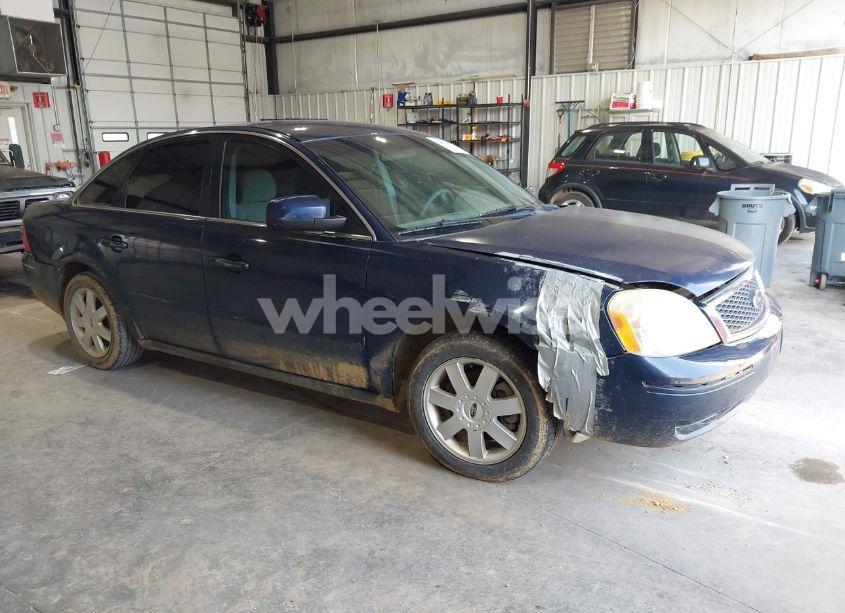 2005 Ford Five HUNDRED SE (VIN 1FAHP26135G169055) main photo