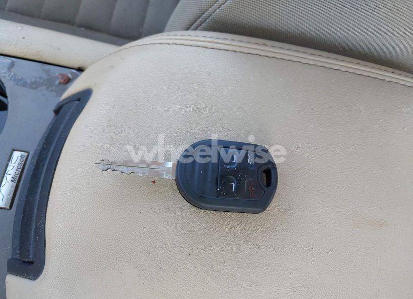 Photo 11 of 2015 Ford Taurus SE (VIN 1FAHP2D80FG110661)