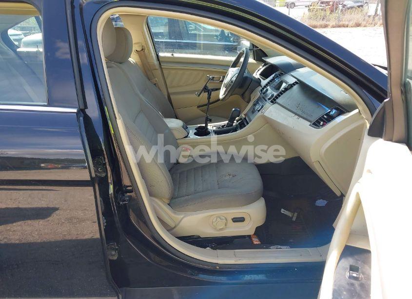 Photo 5 of 2015 Ford Taurus SE (VIN 1FAHP2D80FG110661)