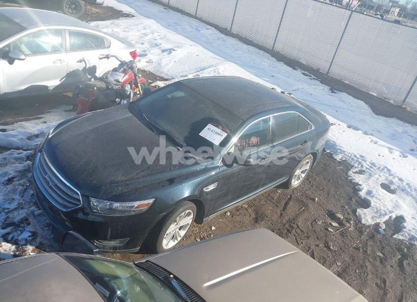 Photo 2 of 2015 Ford Taurus SE (VIN 1FAHP2D80FG130862)