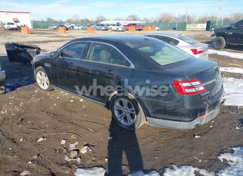 Photo 3 of 2015 Ford Taurus SE (VIN 1FAHP2D80FG130862)