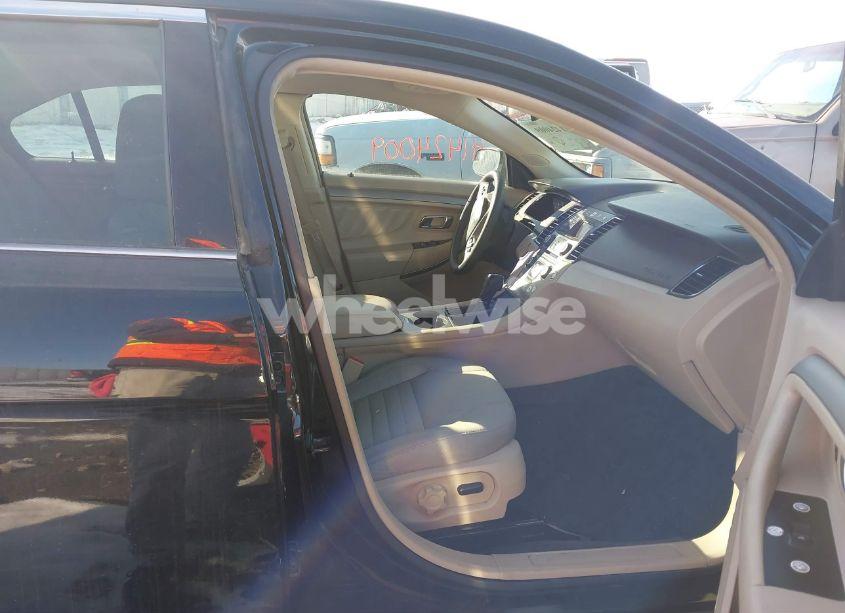 Photo 5 of 2015 Ford Taurus SE (VIN 1FAHP2D80FG130862)