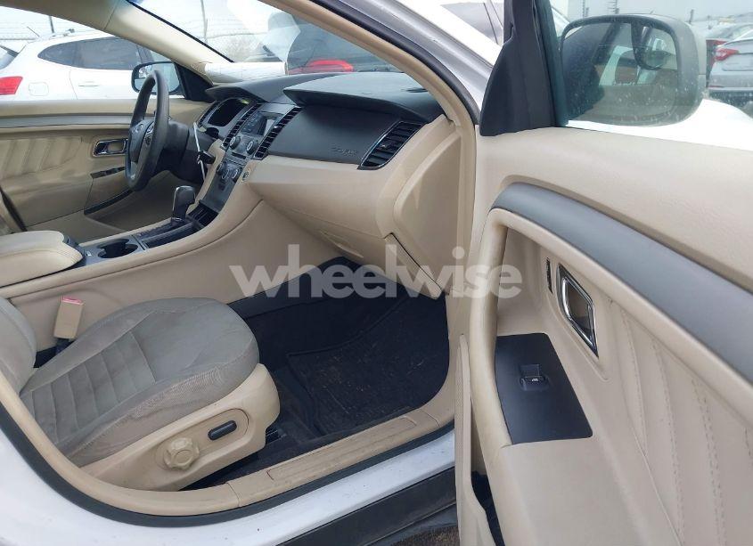 Photo 5 of 2015 Ford Taurus SE (VIN 1FAHP2D80FG150996)