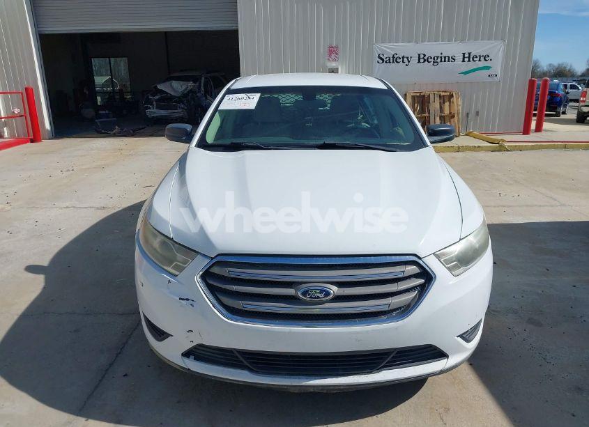 Photo 12 of 2015 Ford Taurus SE (VIN 1FAHP2D80FG167765)