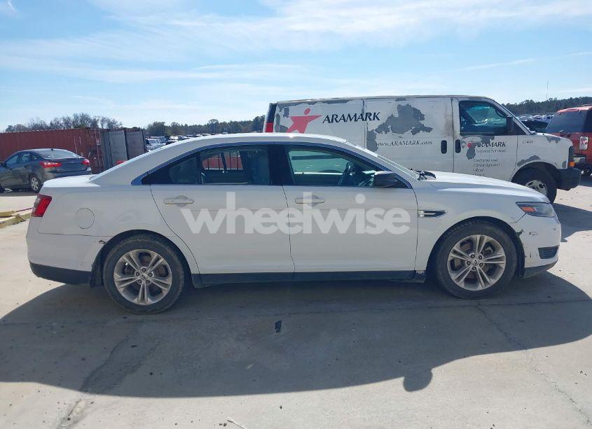 Photo 13 of 2015 Ford Taurus SE (VIN 1FAHP2D80FG167765)