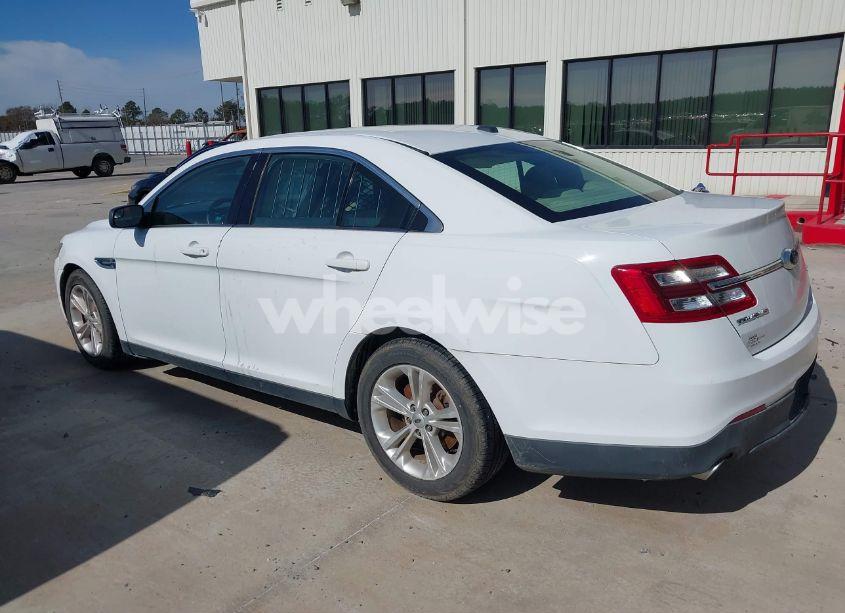 Photo 3 of 2015 Ford Taurus SE (VIN 1FAHP2D80FG167765)
