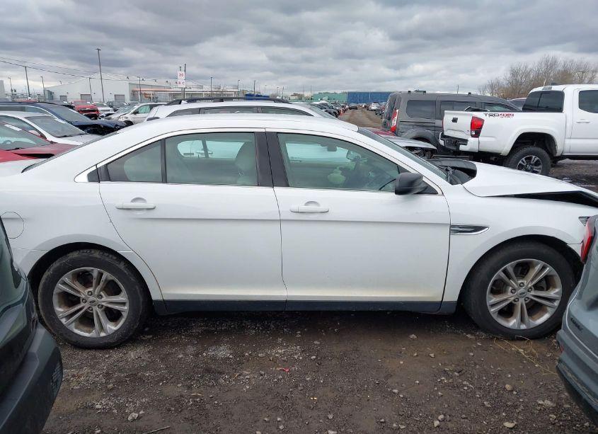 Photo 14 of 2015 Ford Taurus SE (VIN 1FAHP2D80FG199874)