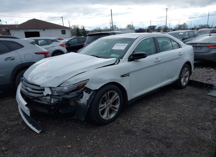 Photo 2 of 2015 Ford Taurus SE (VIN 1FAHP2D80FG199874)