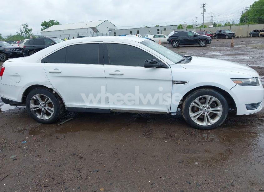 Photo 13 of 2016 Ford Taurus SE (VIN 1FAHP2D80GG100939)