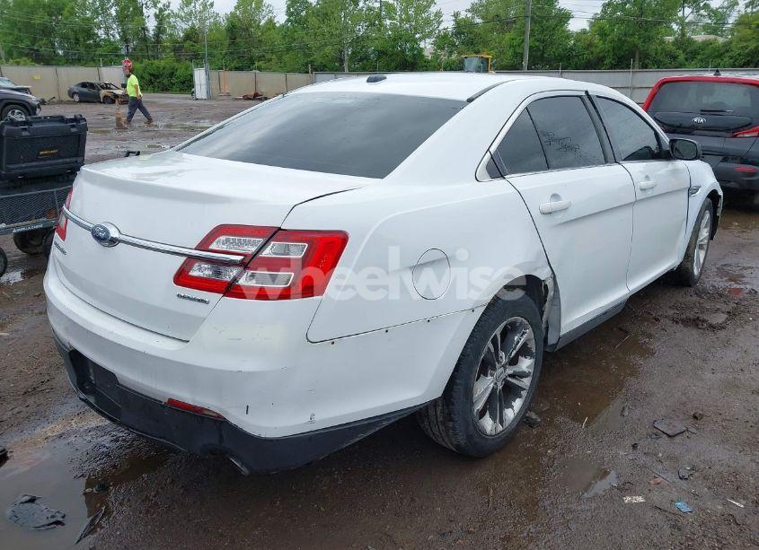 Photo 4 of 2016 Ford Taurus SE (VIN 1FAHP2D80GG100939)