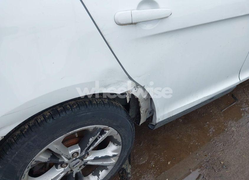 Photo 6 of 2016 Ford Taurus SE (VIN 1FAHP2D80GG100939)