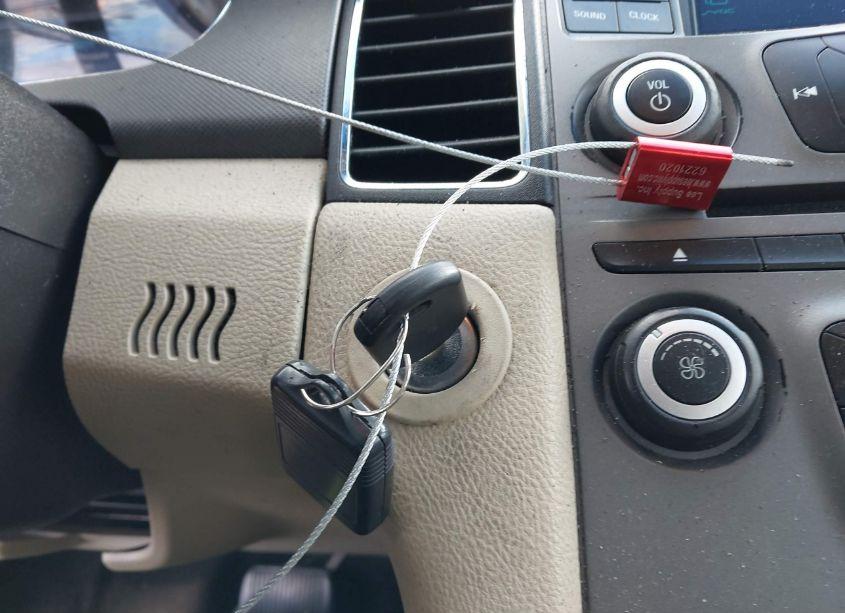 Photo 11 of 2014 Ford Taurus SE (VIN 1FAHP2D81EG118086)