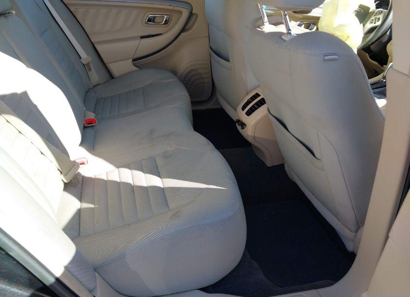 Photo 8 of 2014 Ford Taurus SE (VIN 1FAHP2D81EG118086)