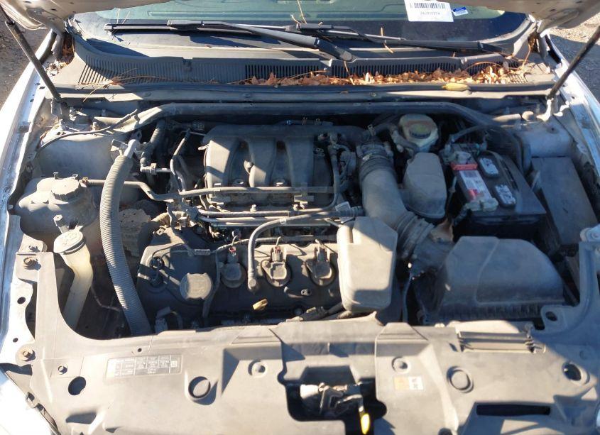 Photo 10 of 2014 Ford Taurus SE (VIN 1FAHP2D81EG143554)