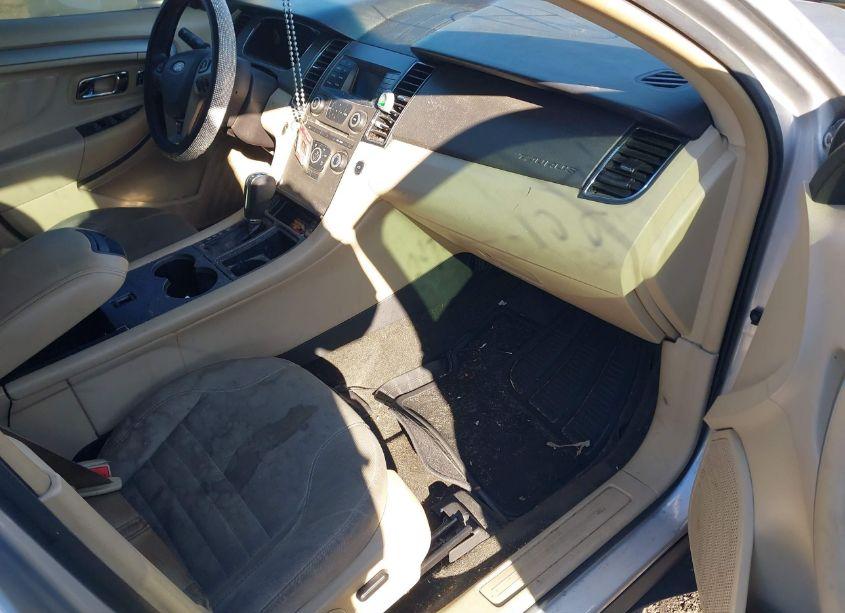 Photo 5 of 2014 Ford Taurus SE (VIN 1FAHP2D81EG143554)