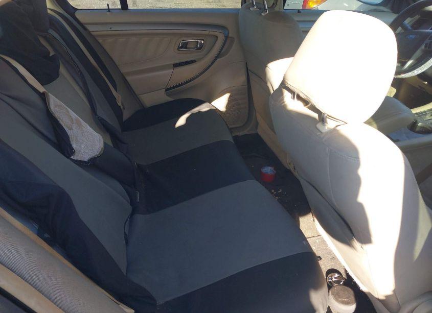 Photo 8 of 2014 Ford Taurus SE (VIN 1FAHP2D81EG143554)