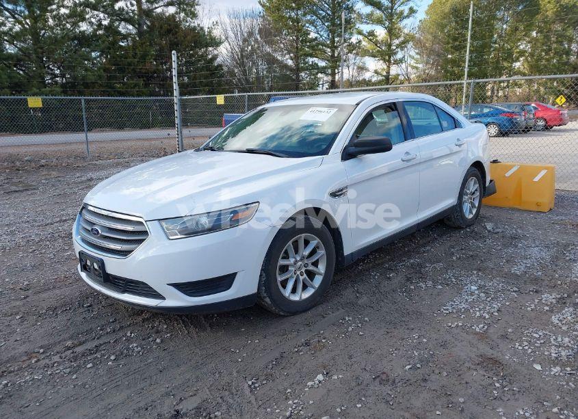Photo 2 of 2015 Ford Taurus SE (VIN 1FAHP2D81FG122723)