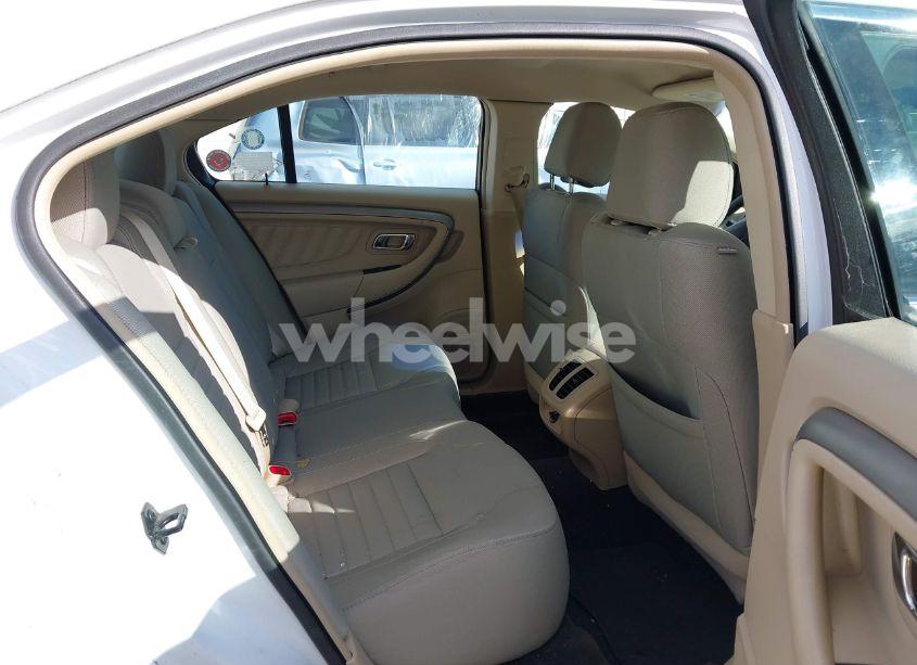 Photo 8 of 2015 Ford Taurus SE (VIN 1FAHP2D81FG122723)