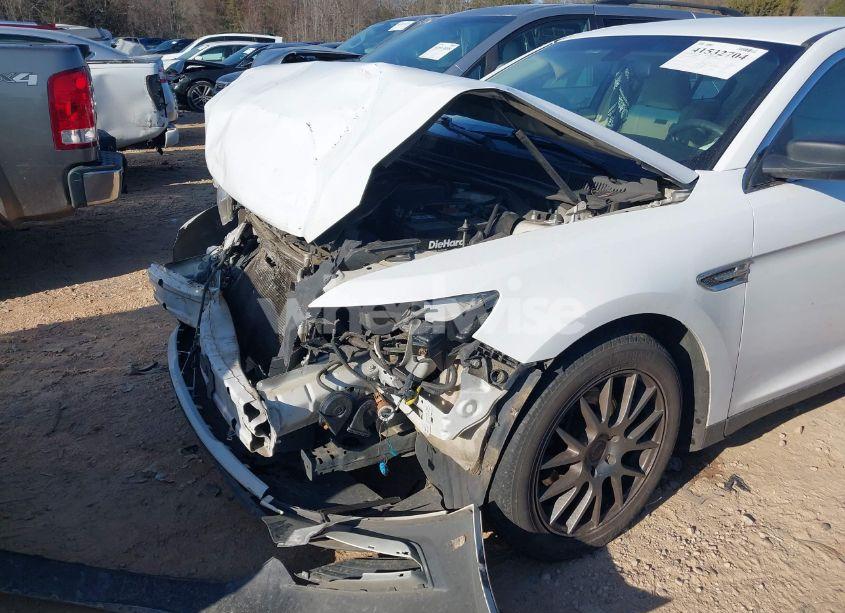 Photo 17 of 2015 Ford Taurus SE (VIN 1FAHP2D81FG142373)