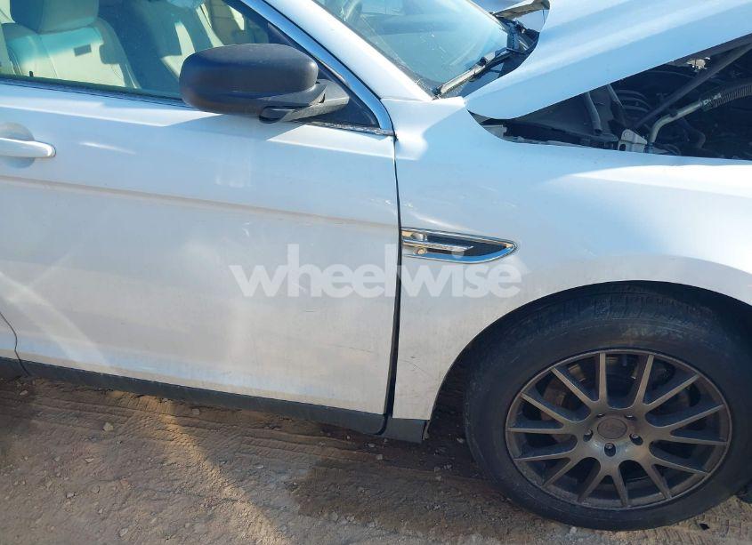 Photo 20 of 2015 Ford Taurus SE (VIN 1FAHP2D81FG142373)