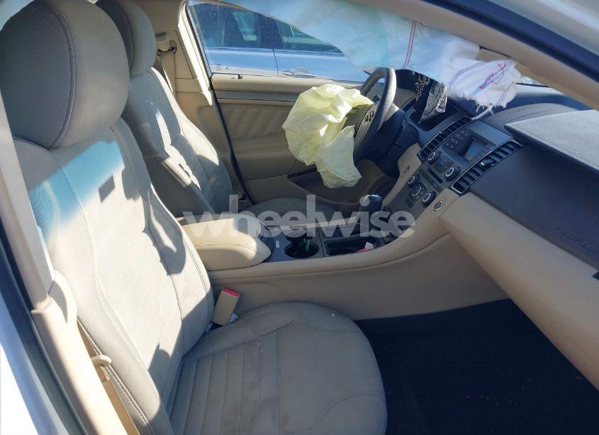 Photo 5 of 2015 Ford Taurus SE (VIN 1FAHP2D81FG142373)