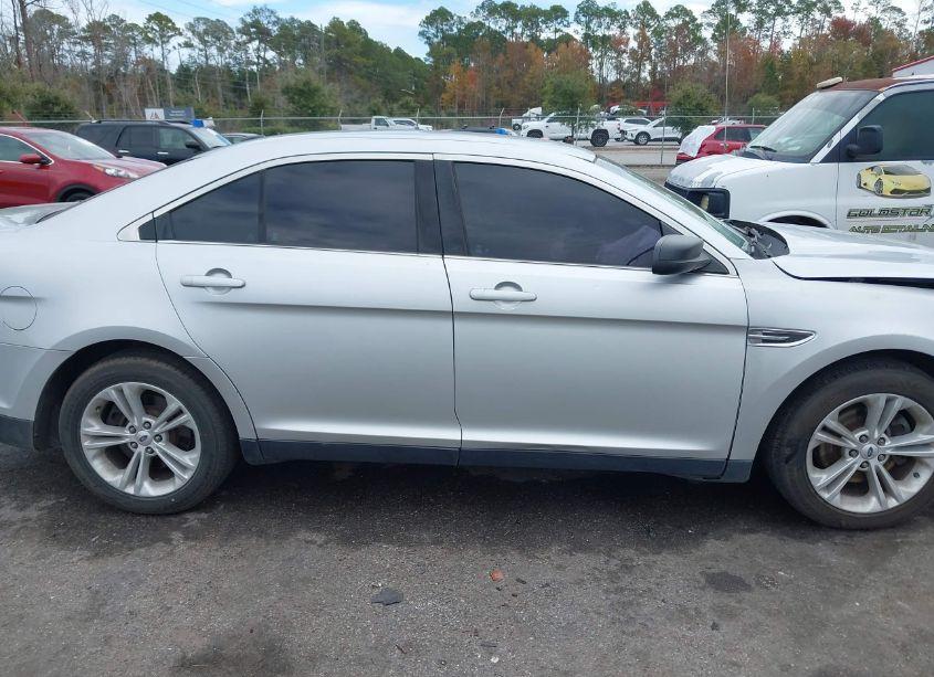 Photo 13 of 2015 Ford Taurus SE (VIN 1FAHP2D81FG180508)