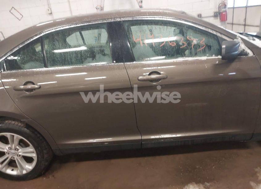 Photo 13 of 2016 Ford Taurus SE (VIN 1FAHP2D81GG158476)