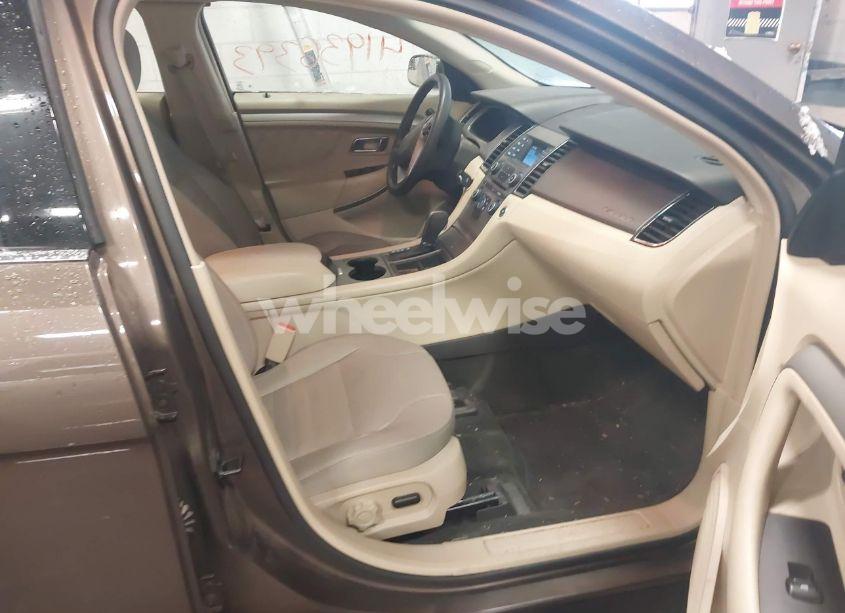 Photo 5 of 2016 Ford Taurus SE (VIN 1FAHP2D81GG158476)