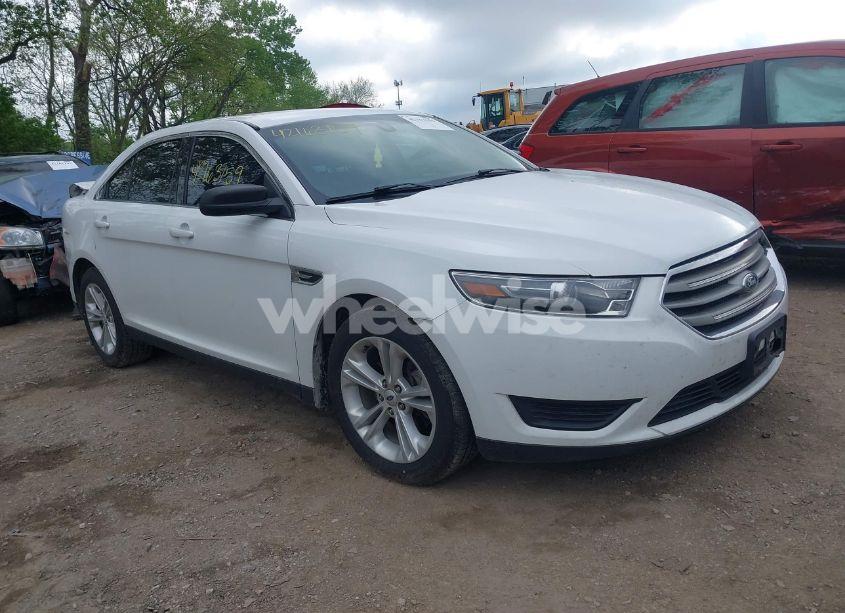 2017 Ford Taurus SE (VIN 1FAHP2D81HG110719) main photo