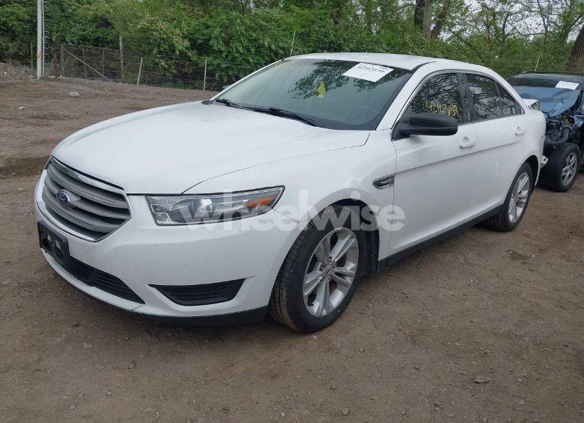 Photo 2 of 2017 Ford Taurus SE (VIN 1FAHP2D81HG110719)