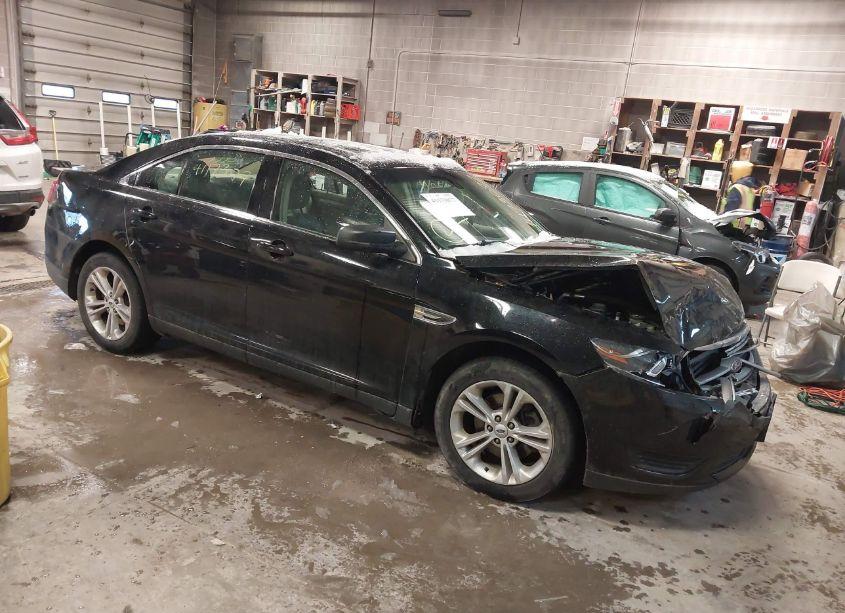 2017 Ford Taurus SE (VIN 1FAHP2D81HG117346) main photo