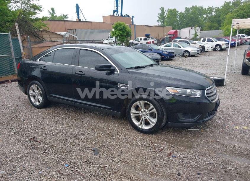 2017 Ford Taurus SE (VIN 1FAHP2D81HG119792) main photo